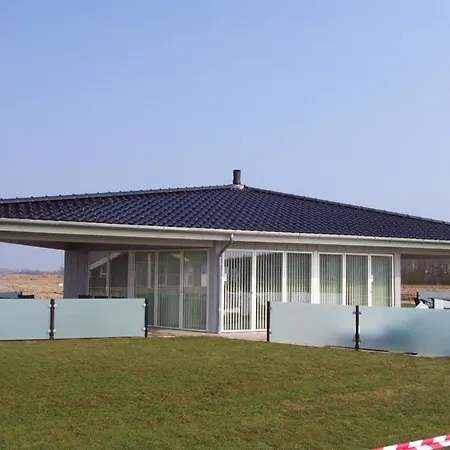 Luxury Near - Three-bedroom *