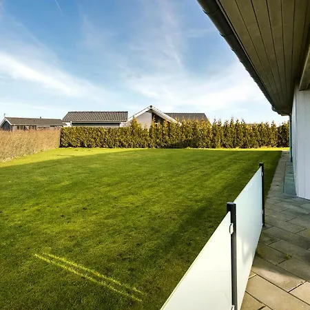 Luxury Near - Three-bedroom Feriehus