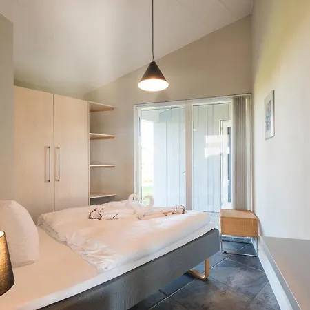 Luxury Near - Three-bedroom Nedre Lysabild